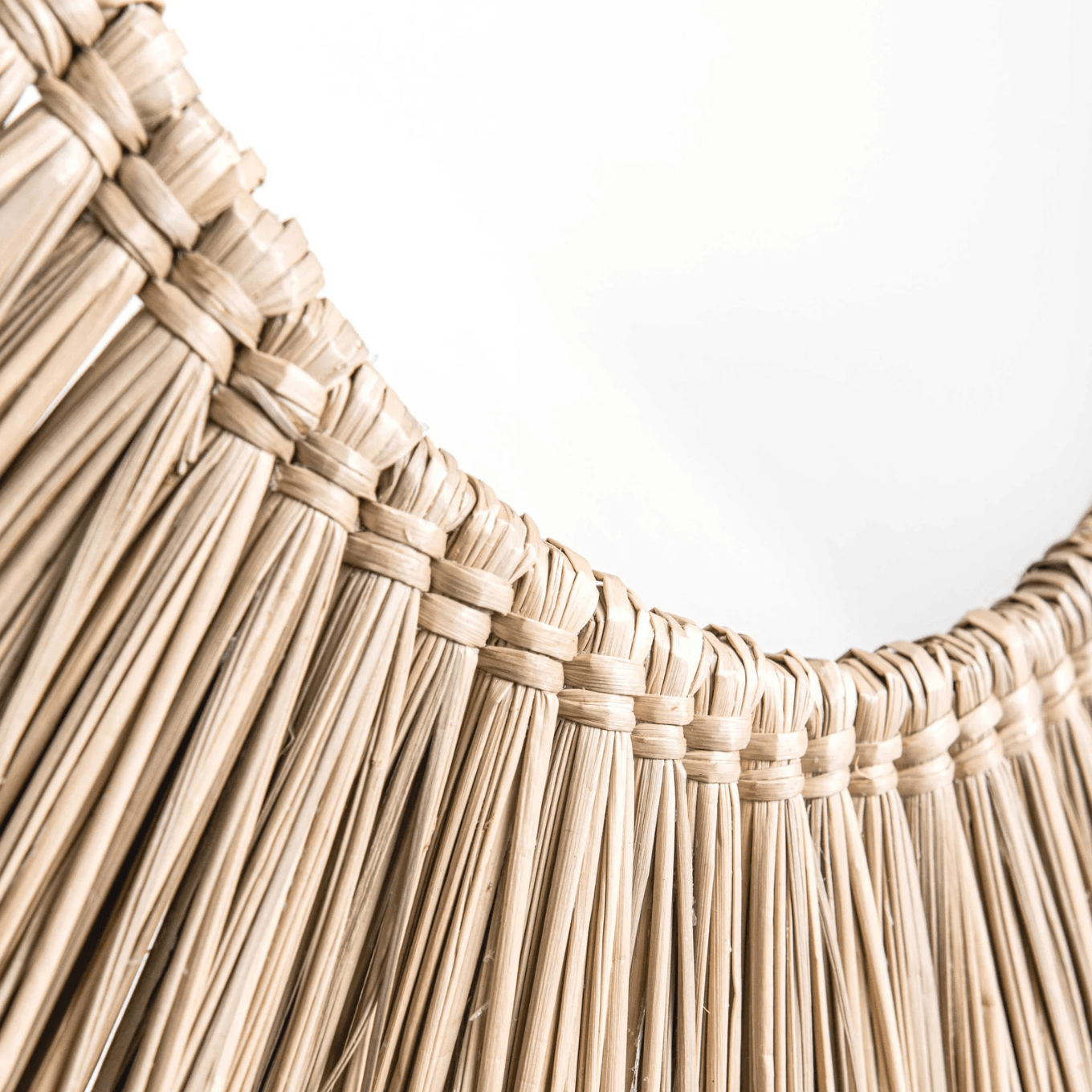 Seagrass Wall Decoration - Handwoven Boho Decor with Natural Abaca Fibers - Organic Tropical Charm - Perfect for Wall, Mantle, or Table Decor