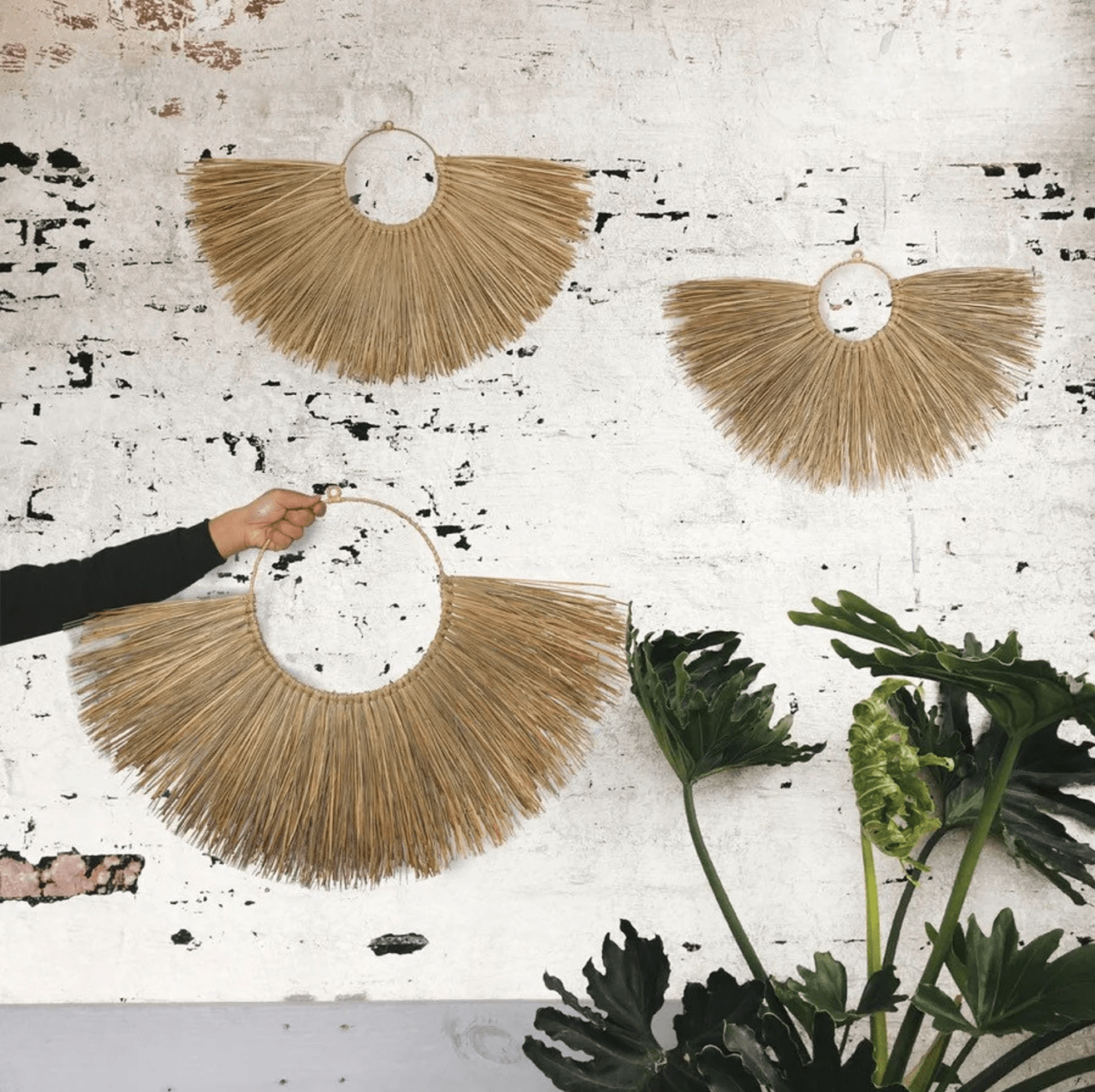 Seagrass Wall Decoration - Handwoven Boho Decor with Natural Abaca Fibers - Organic Tropical Charm - Perfect for Wall, Mantle, or Table Decor
