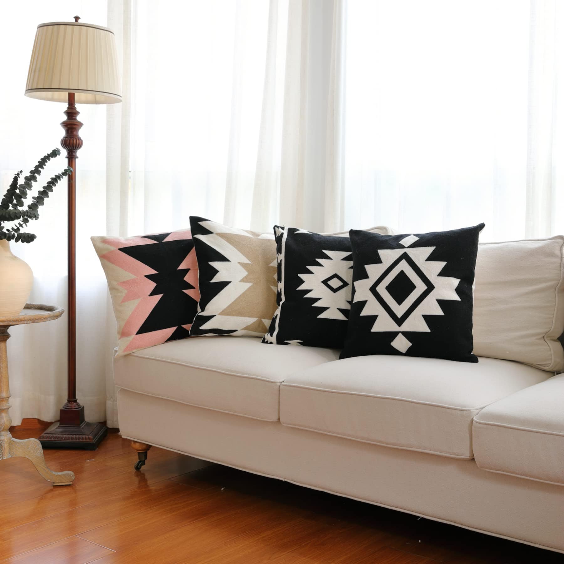 Aztec Black and White Throw Pillow Cover, Boho Tribal Geometric Cushion Case, Modern Farmhouse Decor, 18x18 Inches, Cotton Canvas Pillowcase for Couch Sofa Bed