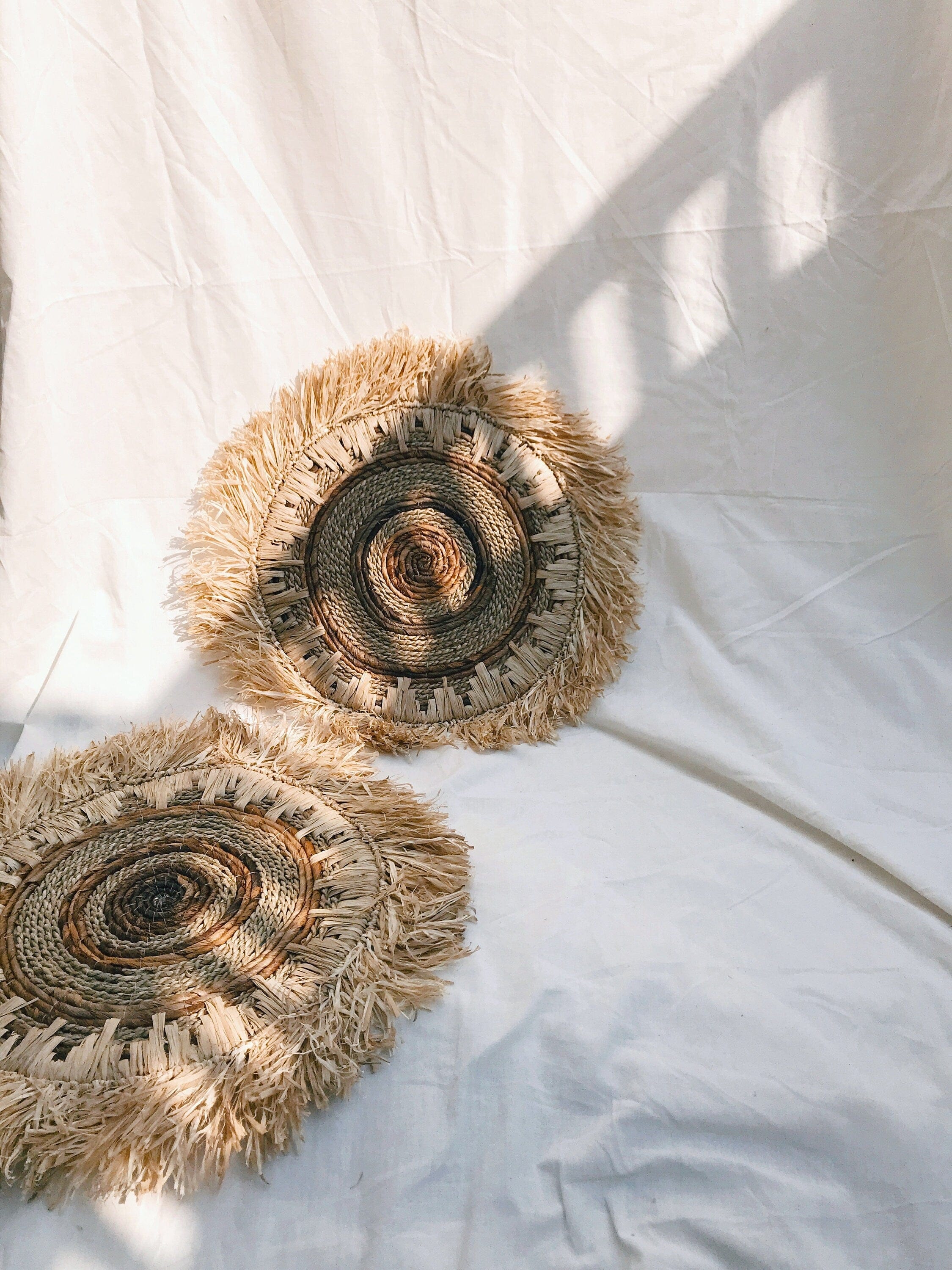 Bohemian Banana Bark Fringe Wall Decor - Handcrafted Natural Round Wall Basket for Boho Decoration