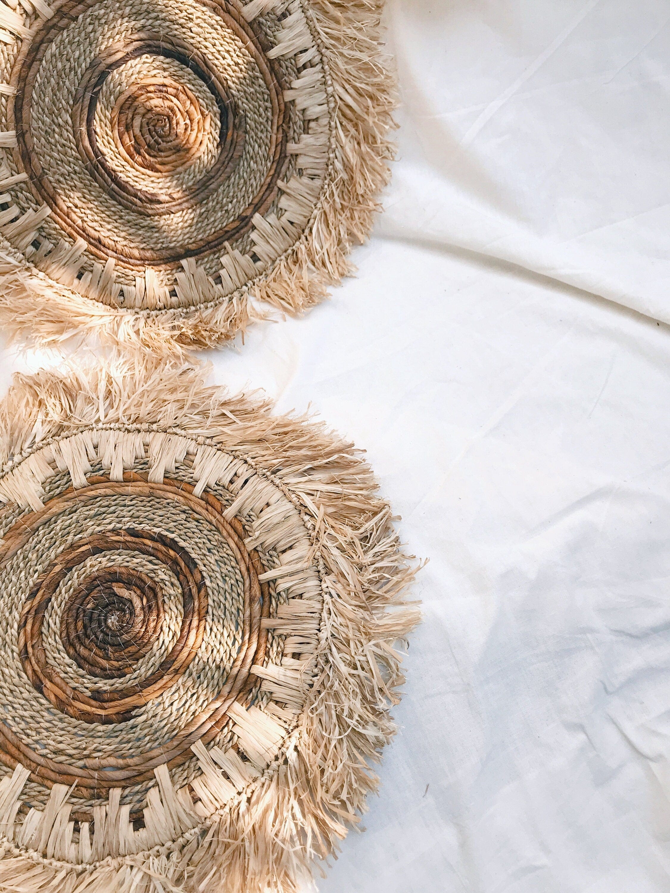 Bohemian Banana Bark Fringe Wall Decor - Handcrafted Natural Round Wall Basket for Boho Decoration