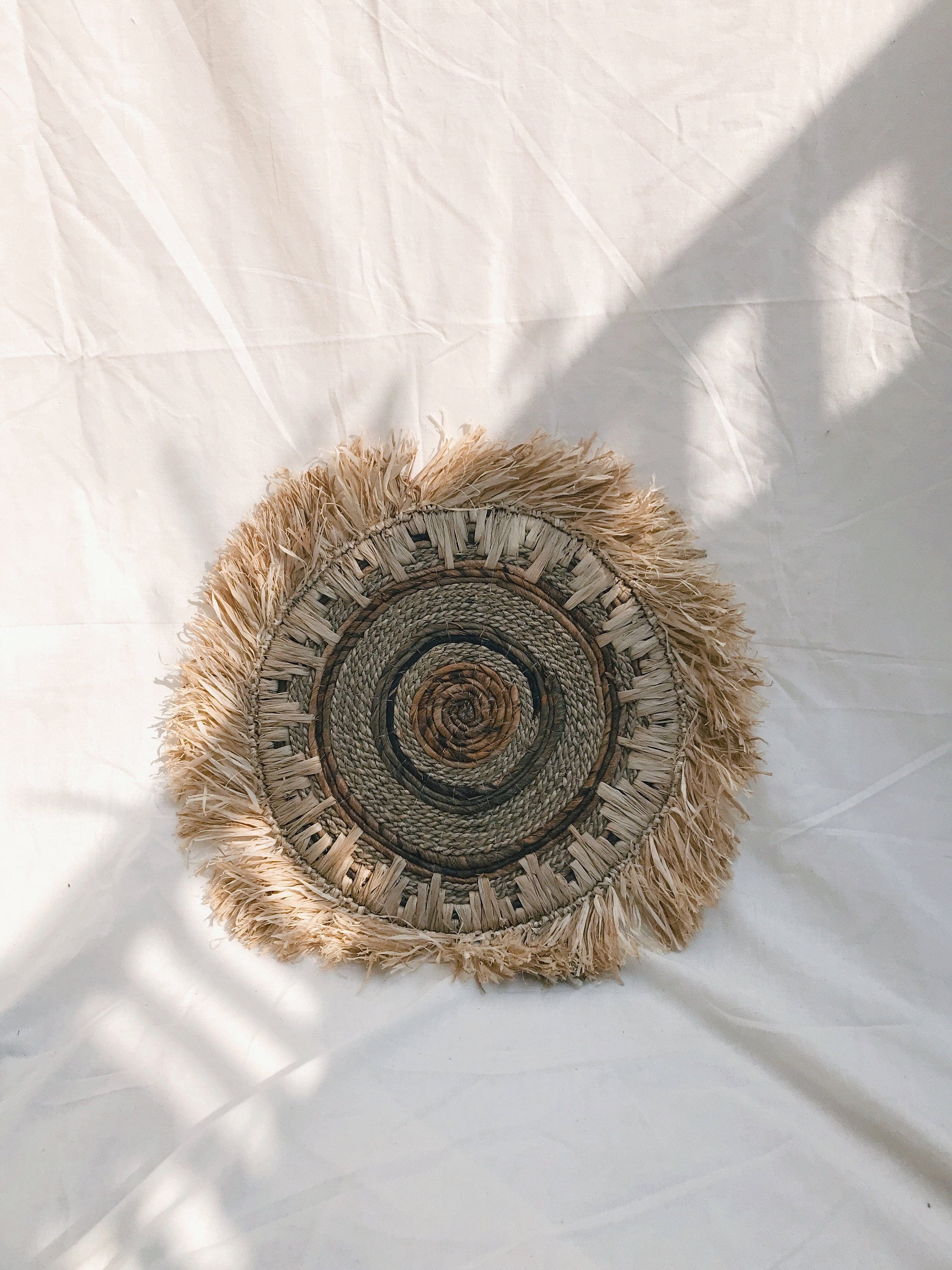 Bohemian Banana Bark Fringe Wall Decor - Handcrafted Natural Round Wall Basket for Boho Decoration