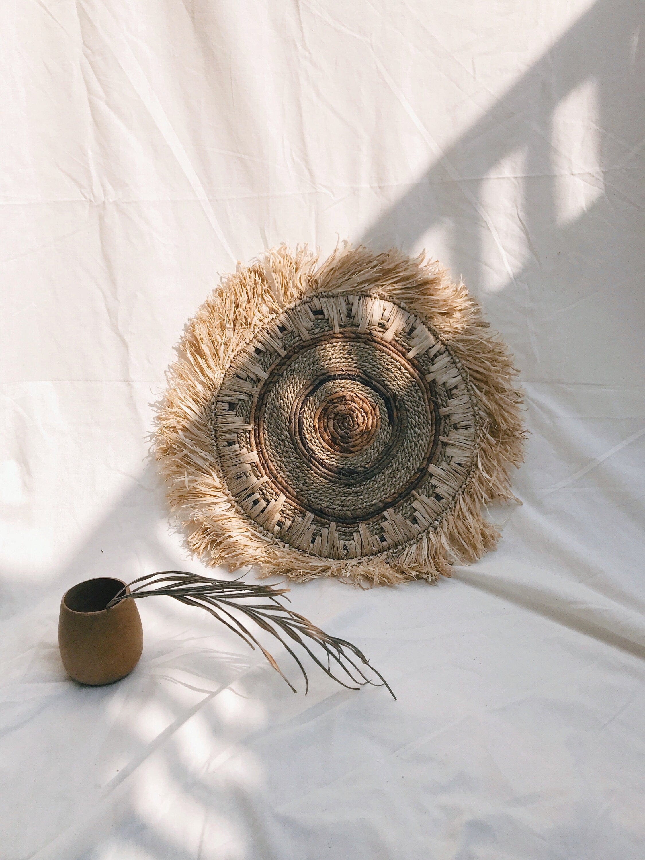 Bohemian Banana Bark Fringe Wall Decor - Handcrafted Natural Round Wall Basket for Boho Decoration