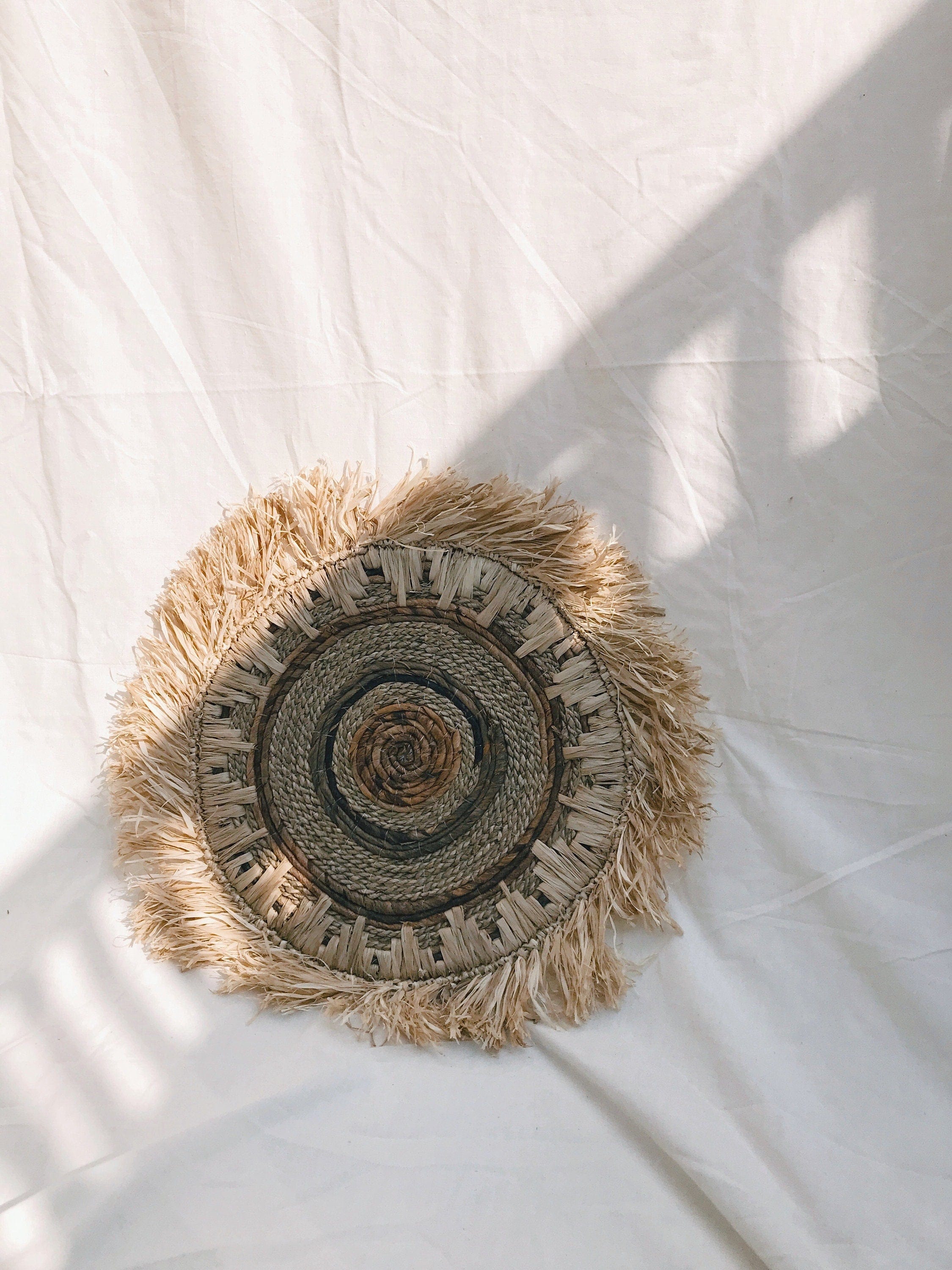 Bohemian Banana Bark Fringe Wall Decor - Handcrafted Natural Round Wall Basket for Boho Decoration