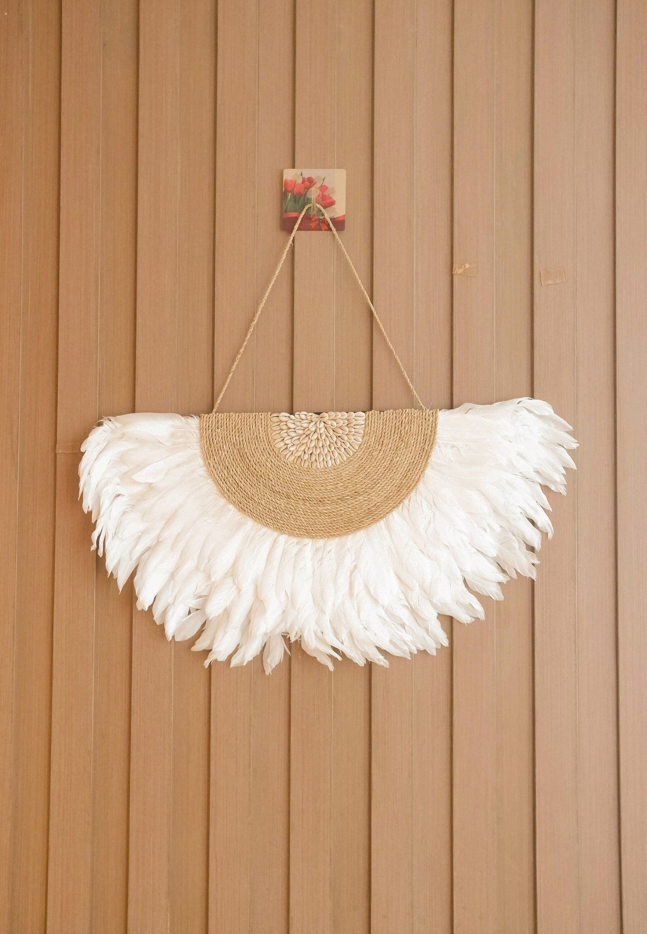 Boho White Juju Hat Feather Wall Decor with Sea Shell – Perfect for Beachy Bedrooms and Nurseries