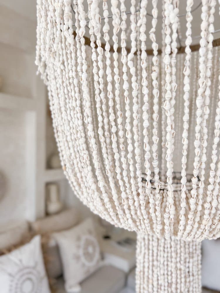 Coastal Shell Pendant Light – Handcrafted Boho Chandelier for Relaxed Beach Decor