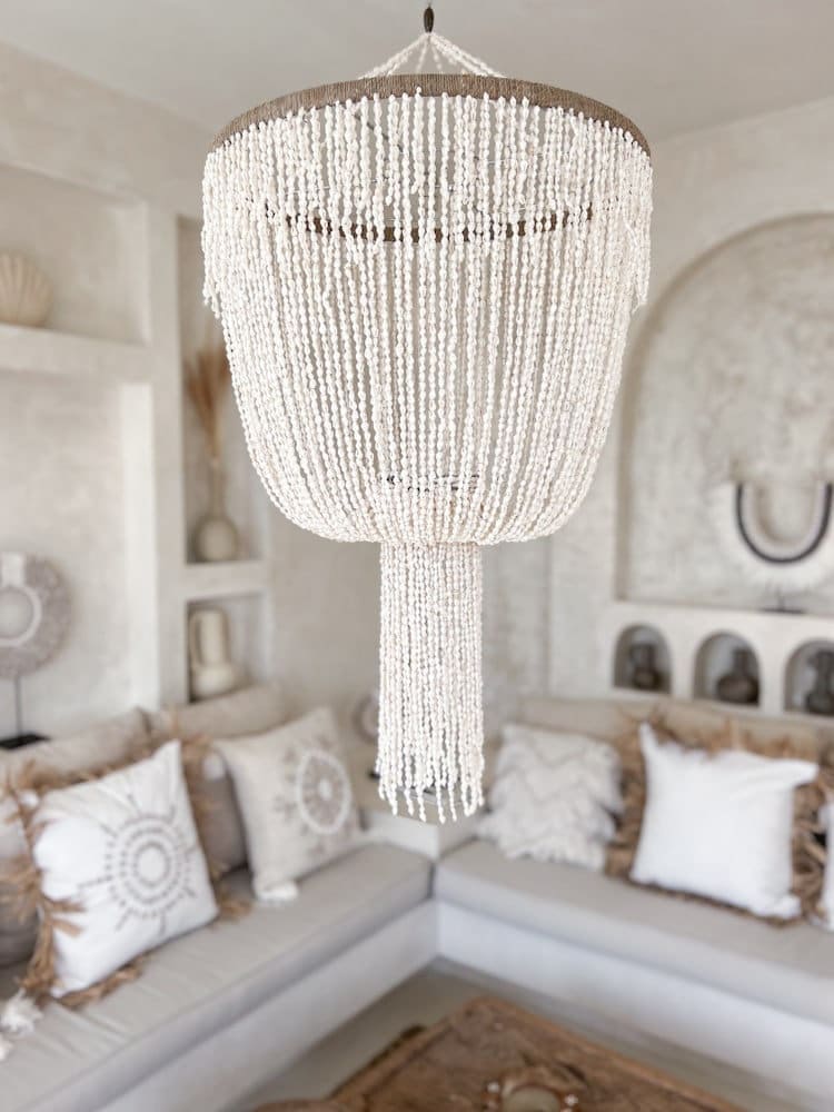 Coastal Shell Pendant Light – Handcrafted Boho Chandelier for Relaxed Beach Decor