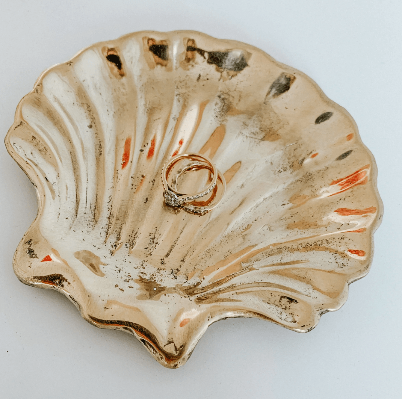 Elegant Brass Scallop Shell Trinket Dish – Coastal Decor for Home or Office