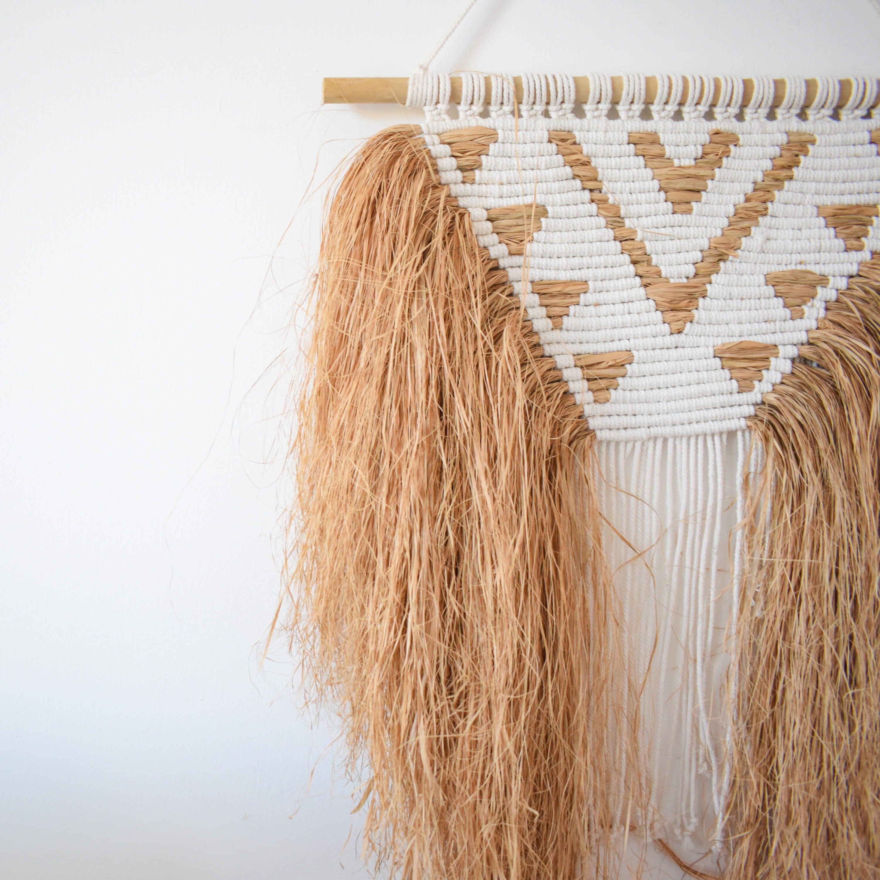 Elegant Handcrafted Raffia and Macramé Wall Hanging | Bohemian Tribal Decor | Versatile Home Accent | Rustic Wabi Sabi Wall Art