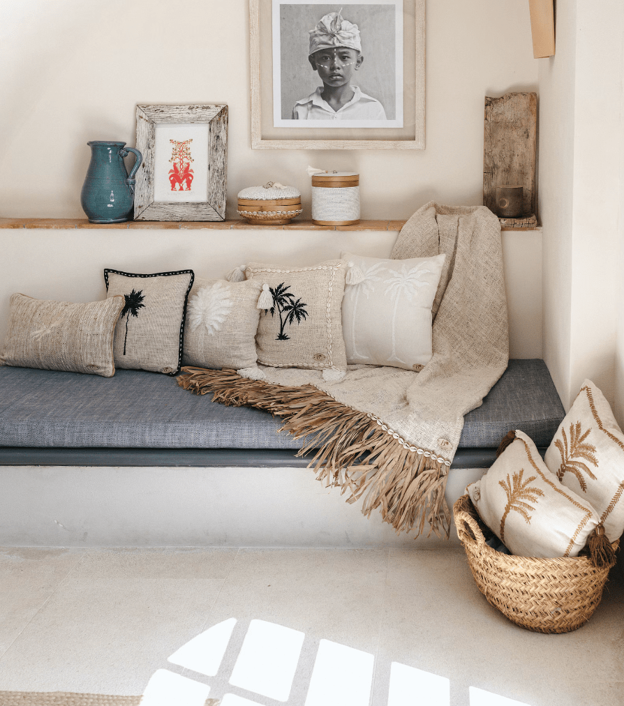 Handcrafted Elegance: Bali-Inspired Raw Cotton Throws with Seashell Details & Raffia Fringes