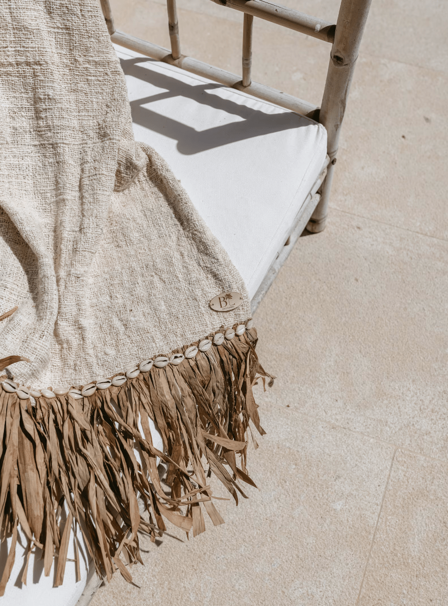 Handcrafted Elegance: Bali-Inspired Raw Cotton Throws with Seashell Details & Raffia Fringes