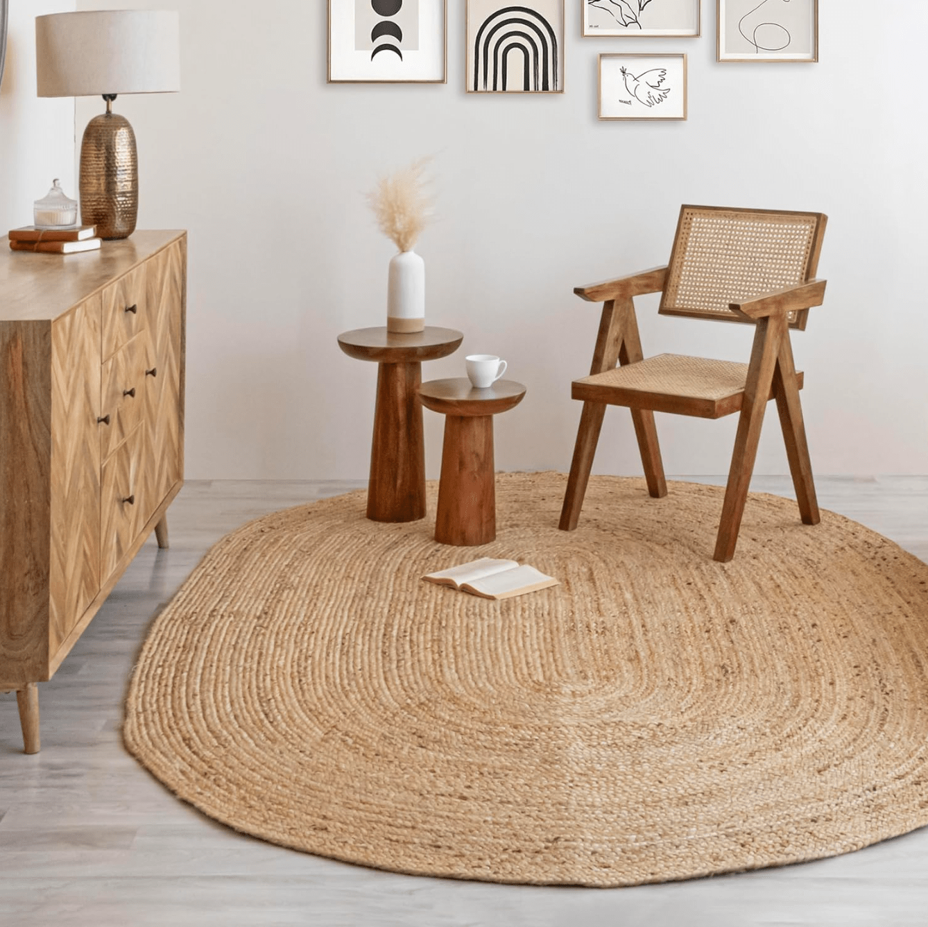 Handwoven Black Oval Jute Rug – 4' x 6', Bohemian Farmhouse Style, Reversible Braided Accent Rug, Ideal for High Traffic Areas in Living Room, Bedroom, and Dining Room Natural