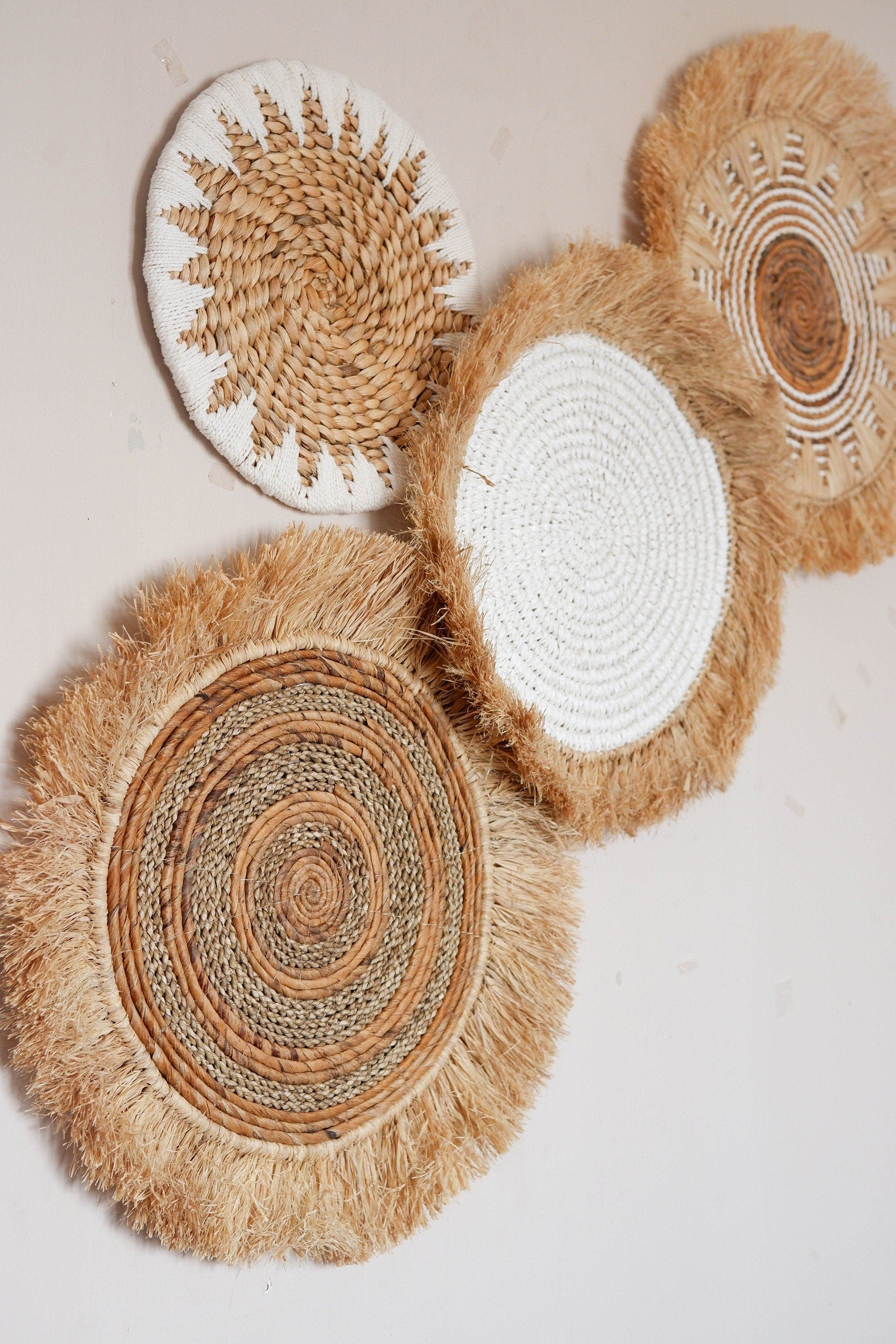 Handwoven Boho Fringe Wall Decor: Natural Seagrass and Banana Leaf Basket Wall Hanging with Rustic Charm