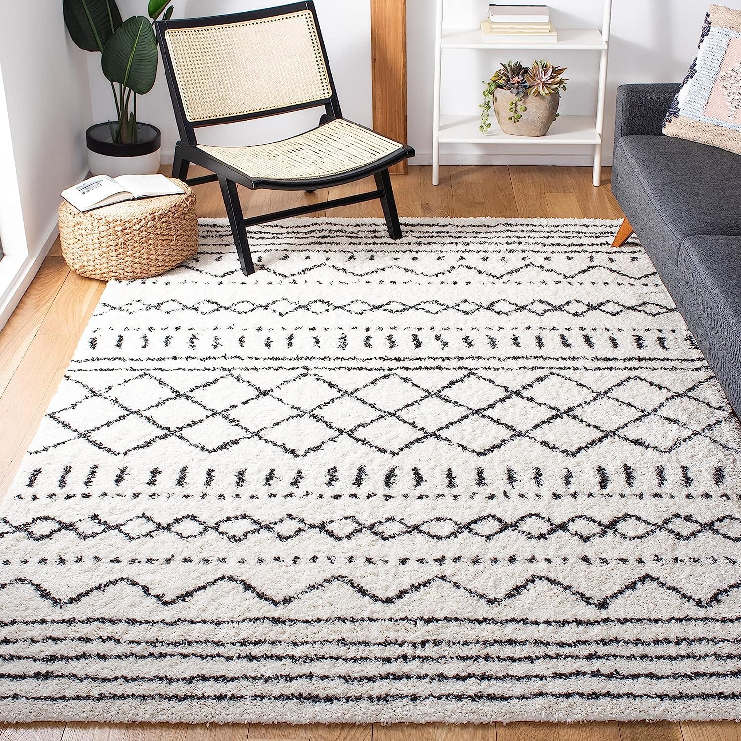 Ivory & Black Moroccan Shag Area Rug , Non-Shedding, , Ideal for High Traffic Areas, Easy Maintenance 5'1" x 7'6"