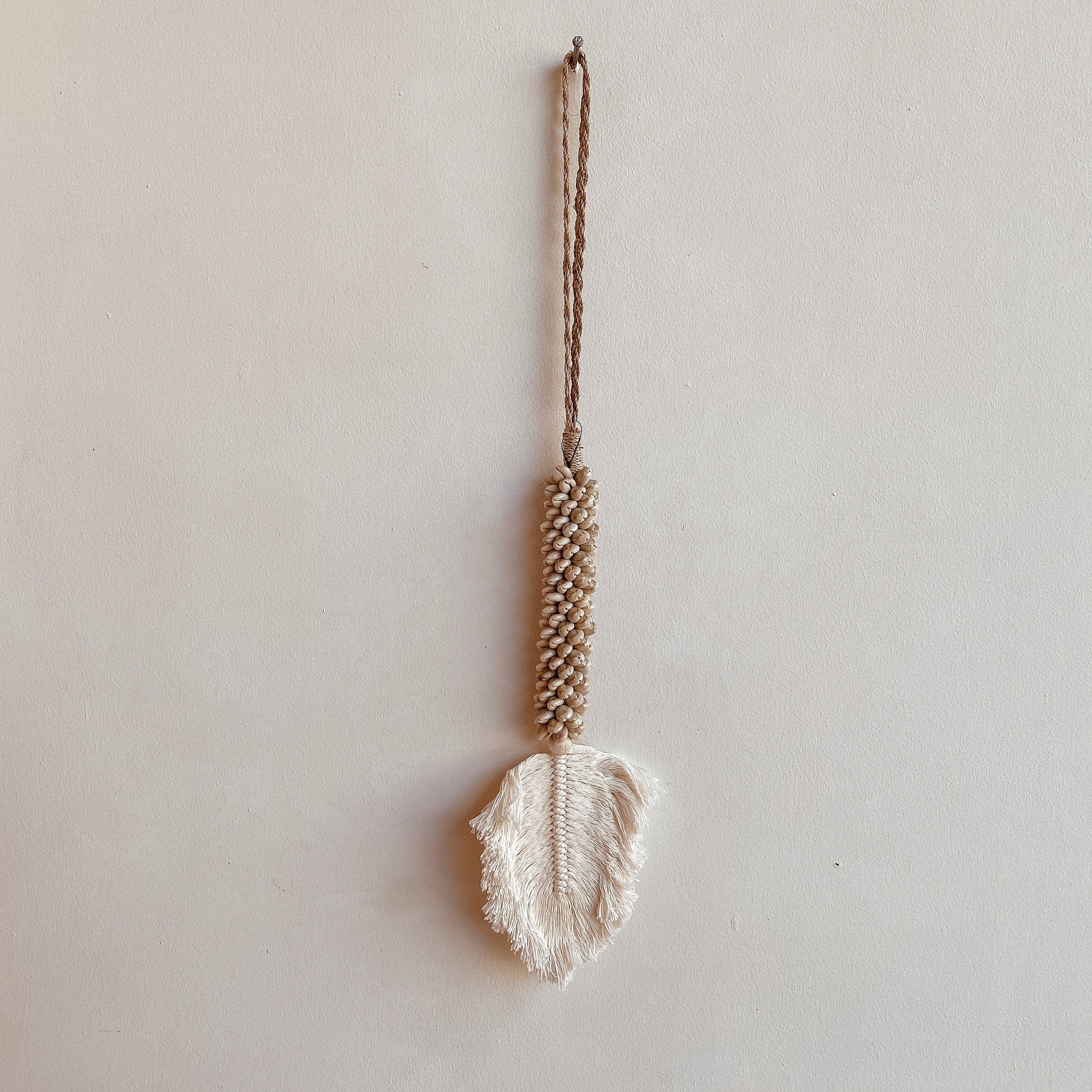 Leaf & Shell Tassel with Macramé Leaf - Curtain Tie Back – Available in Beige and White