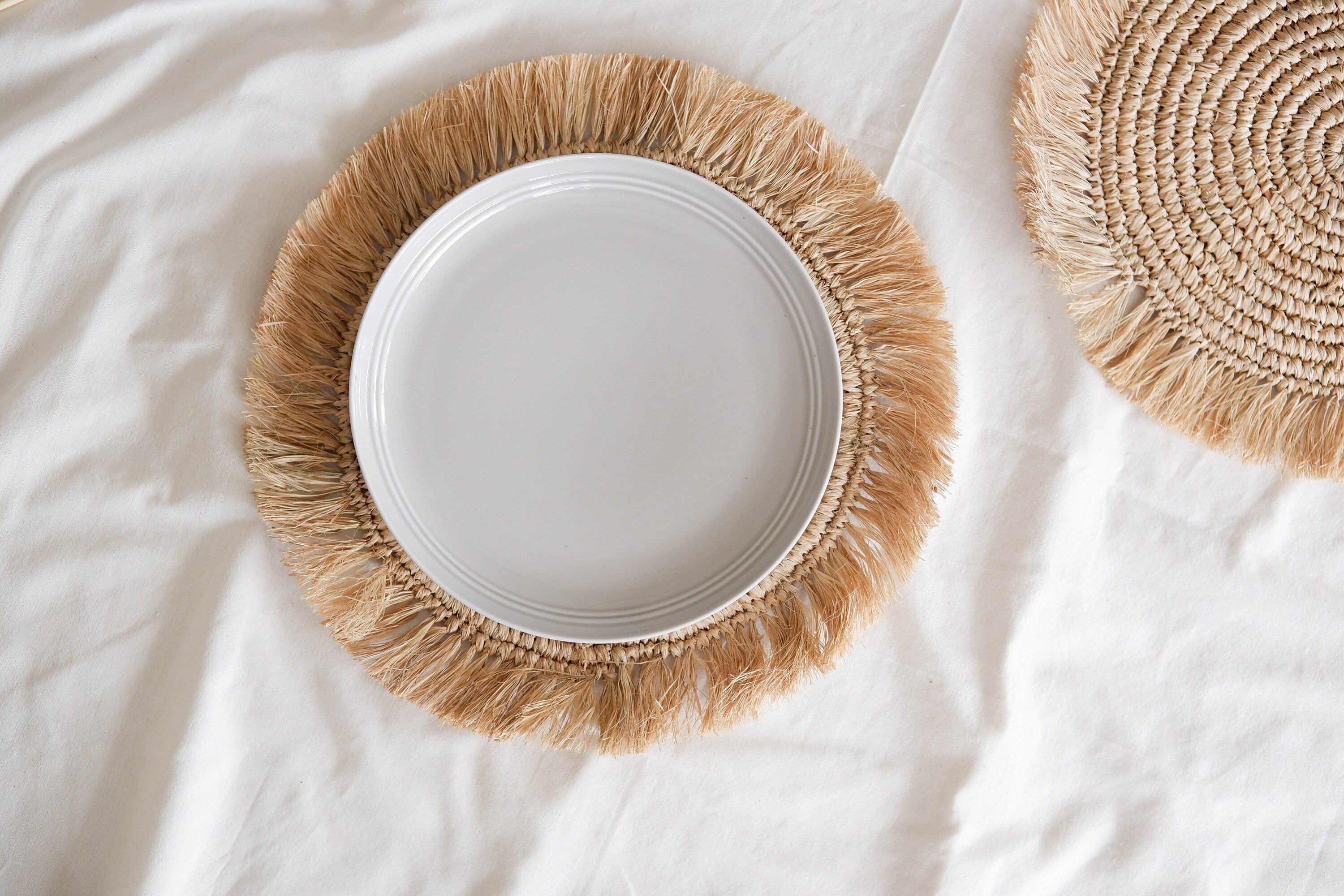 Natural Raffia Fringe Placemat – Boho Wedding Table Decor, Heat Resistant Round Mat