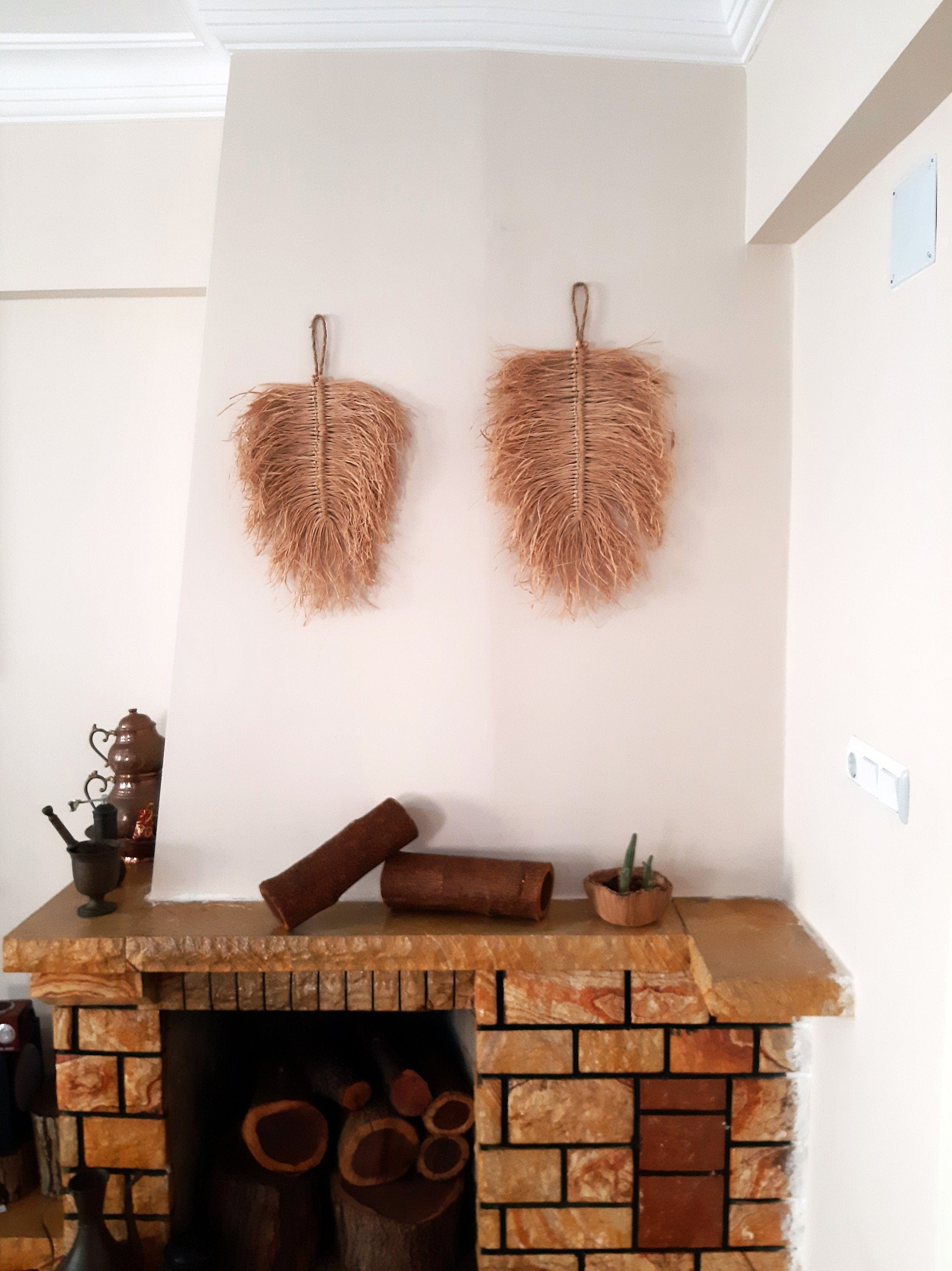 Natural Raffia Leaf Wall Hanging Set - 2 Piece Boho Wall Art - Handmade Bohemian Decor - Perfect for Living Room or Bedroom