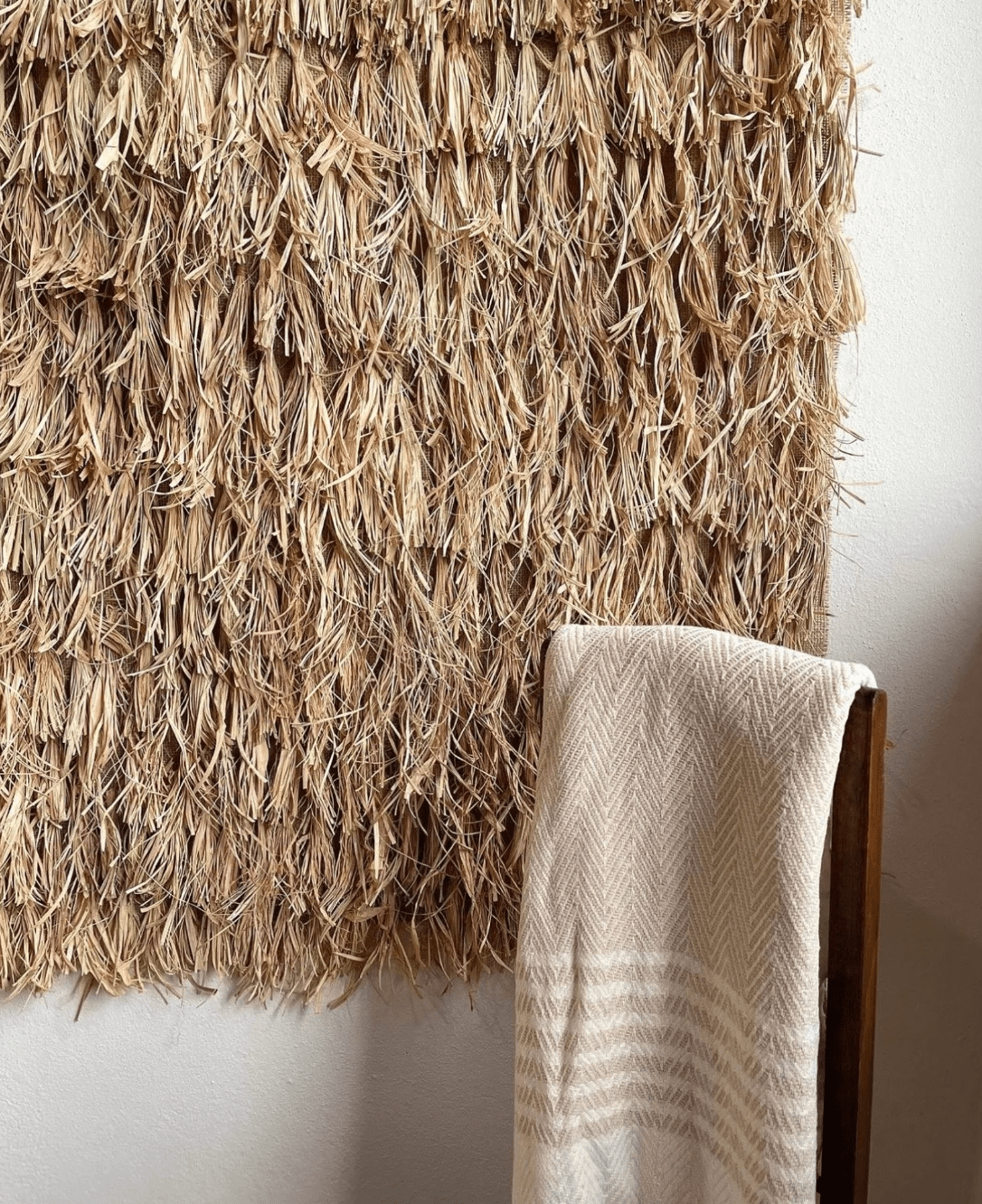 Natural Raffia Wall Hanging - Bohemian Style Tapestry, Eco-Friendly Boho Wall Art, Home Backdrop