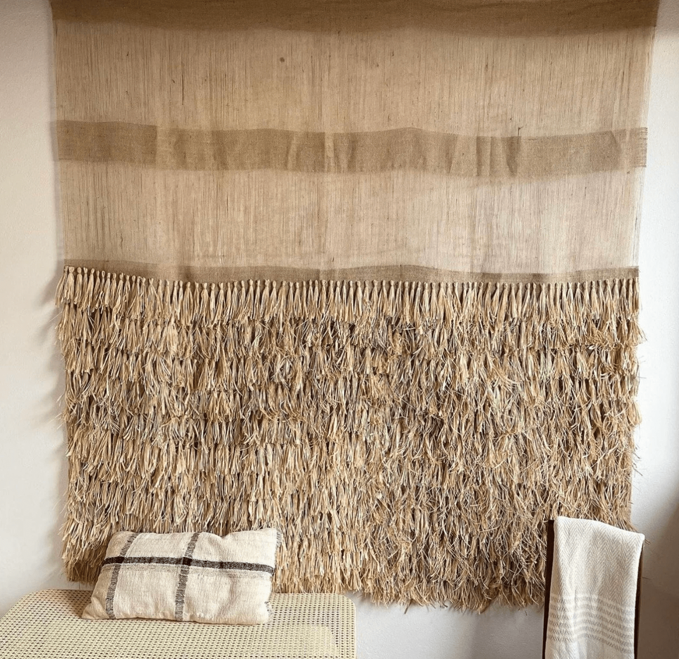 Natural Raffia Wall Hanging - Bohemian Style Tapestry, Eco-Friendly Boho Wall Art, Home Backdrop