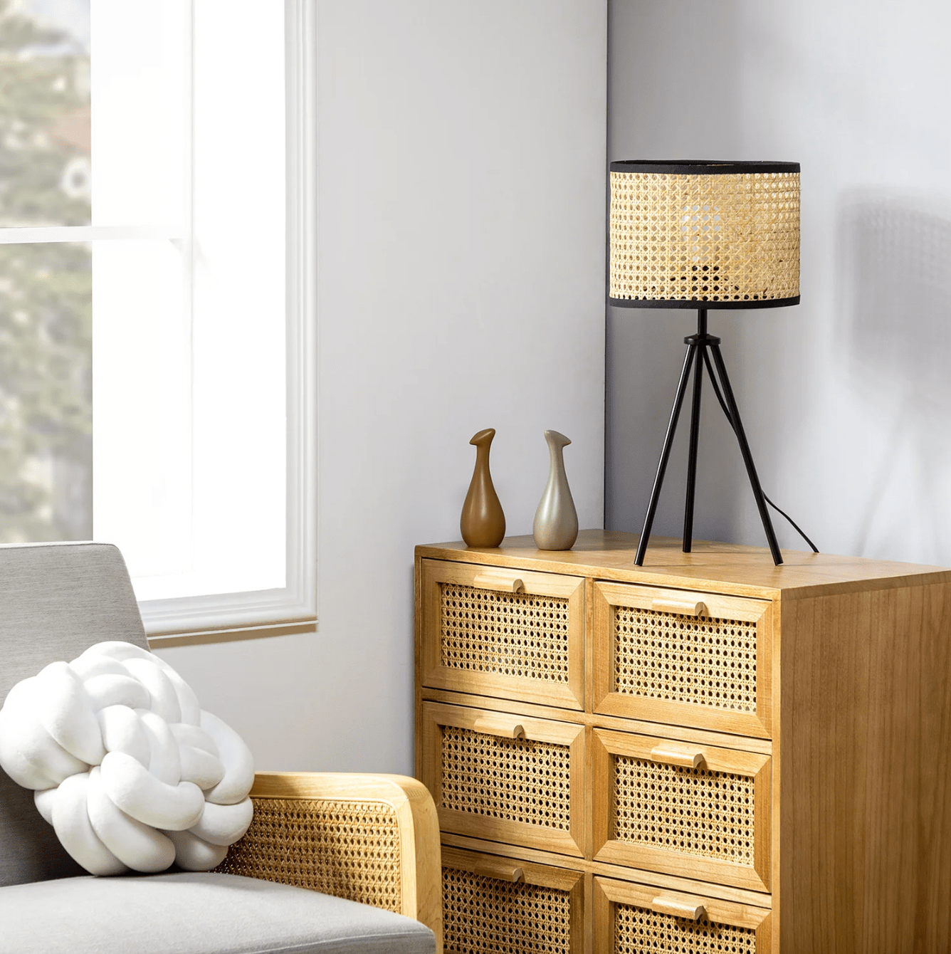 Natural Rattan Table Lamp - Modern Classic with In-Line Switch, 21.3-inch Height