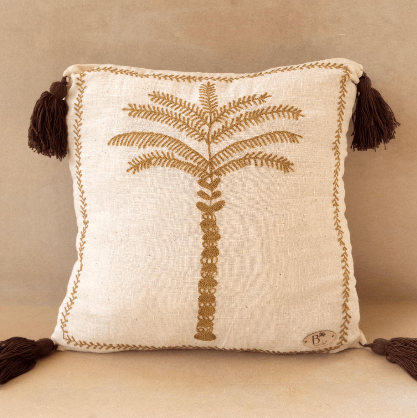 Palm Tree Design with Tassel Accents Chic Linen Cushion Cover