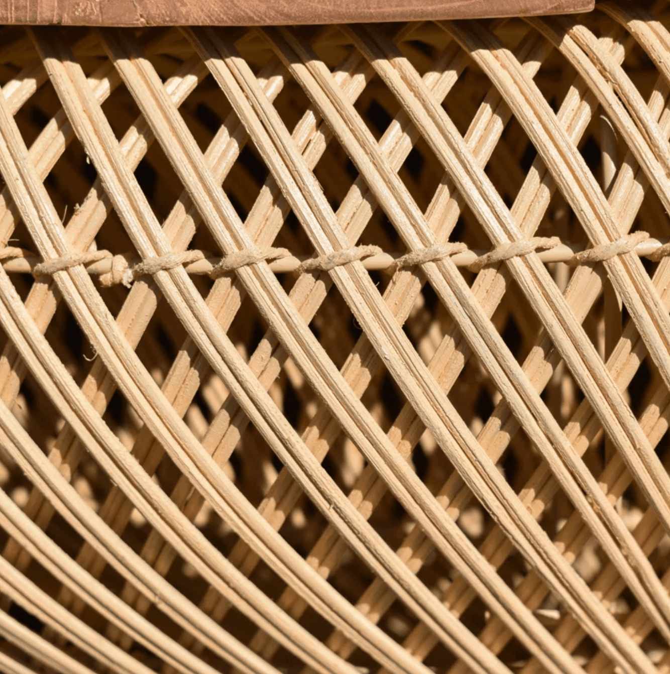 Round Rattan and Teakwood End Table - Beach-Inspired Accent Table for Living Room or Bedroom