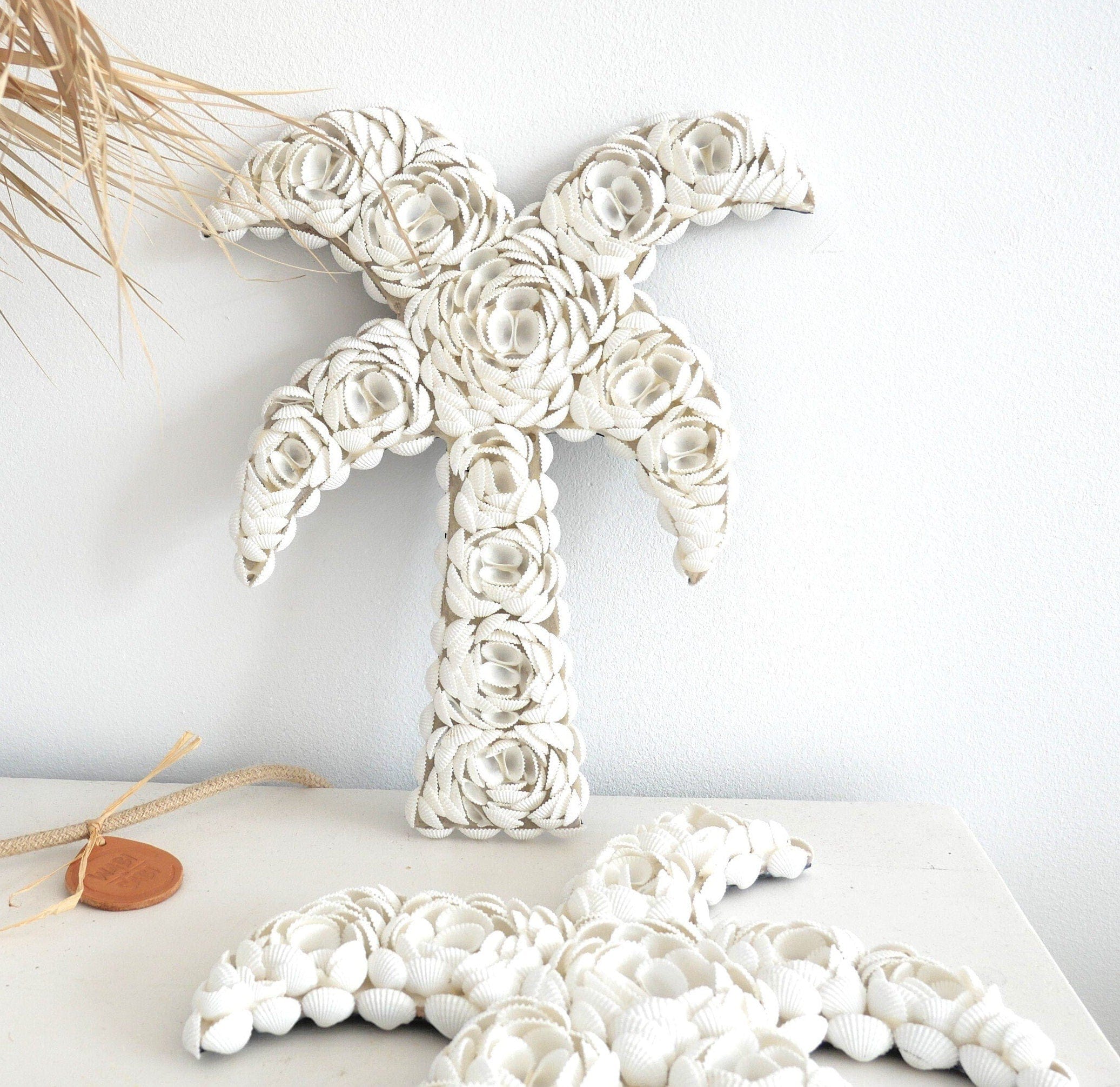 White Shell Palm Tree Rose Wall Decor – Handmade Tropical Boho Decoration